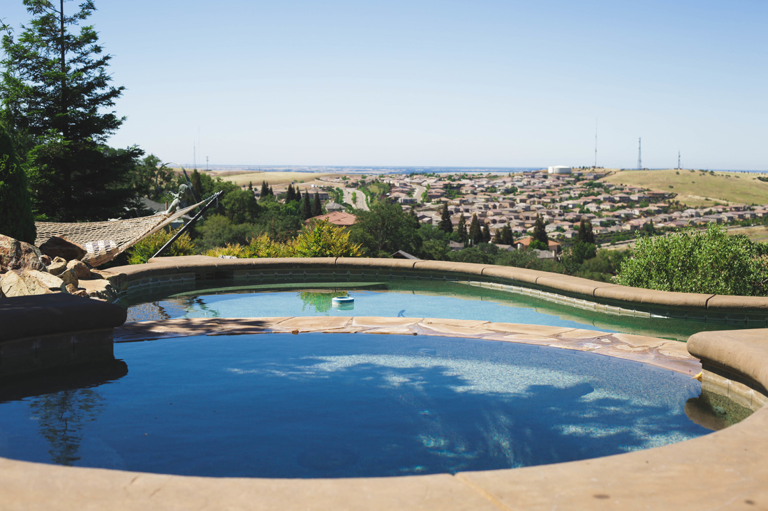 Hot tub over looking El Dorado Hills California in mid November 2016